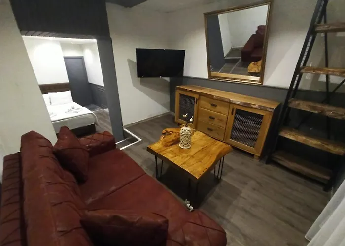 GANJ Hotel