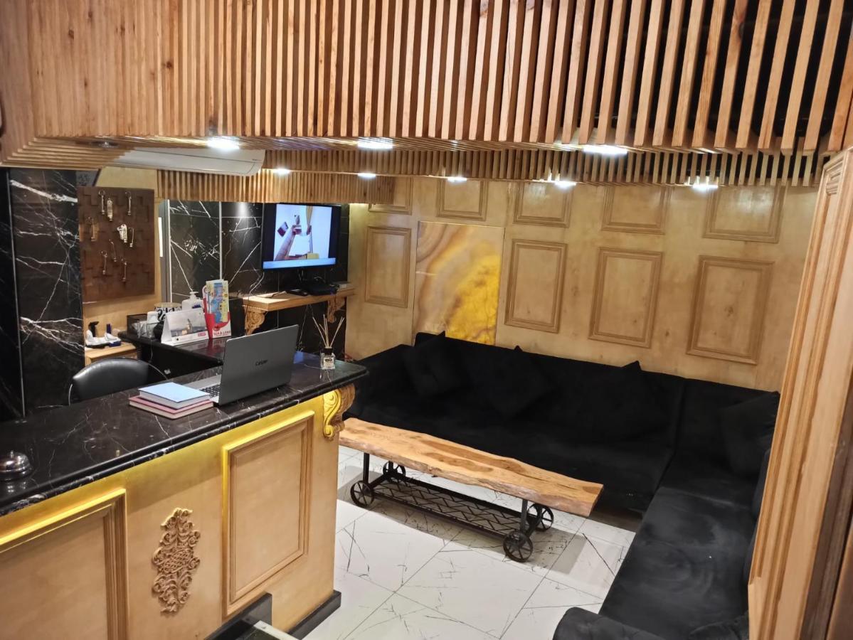 Hotel Ganj 2*