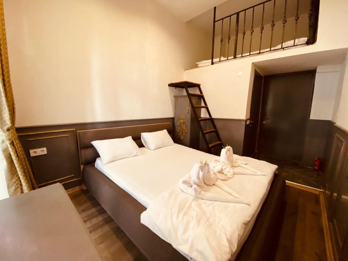 Hotel Ganj 2*