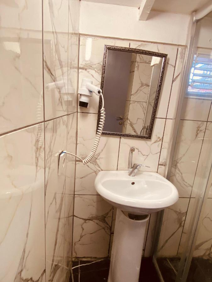 Hotel Ganj 2*